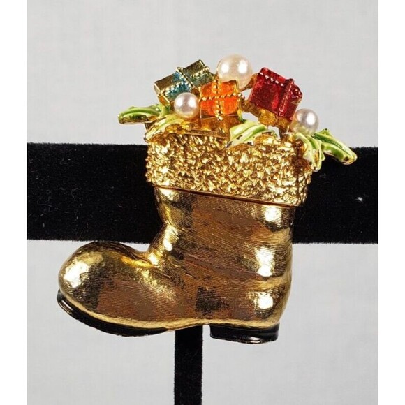 Vintage 1960's Signed ART Gold Tone Santa Boot Enamel Presents Mistletoe Brooch - Picture 3 of 12